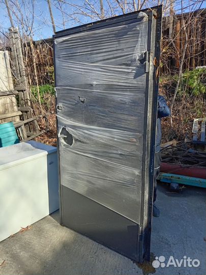 Дверь входная металлическая