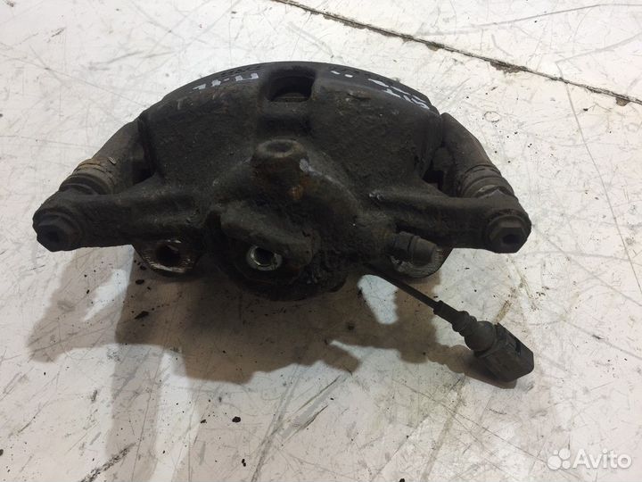 Суппорт передний правый