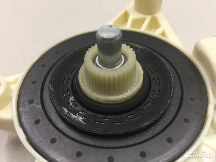 Моторчик стеклоподъемника передний левый