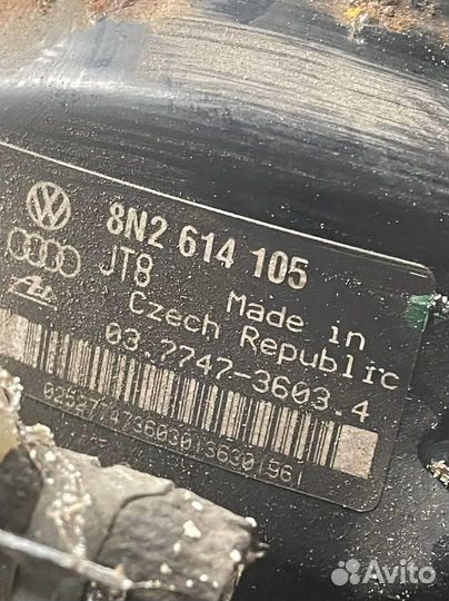 Вакуумный усилитель тормозов 8N2614105