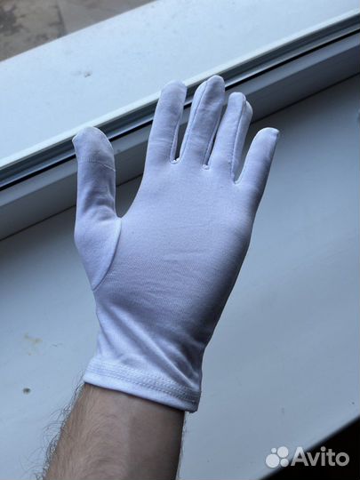 Белые перчатки