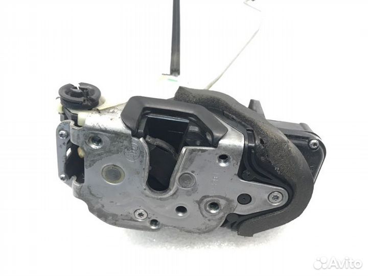 Замок двери задний правый Chevrolet Cruze седан