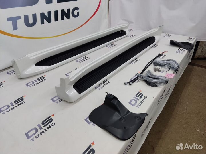 Пороги Land Cruiser 200 LX570 White с подсветкой