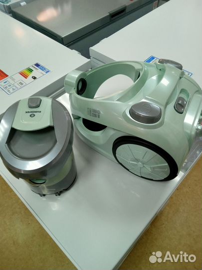 Пылесос Eurostek EVC-3011 новый