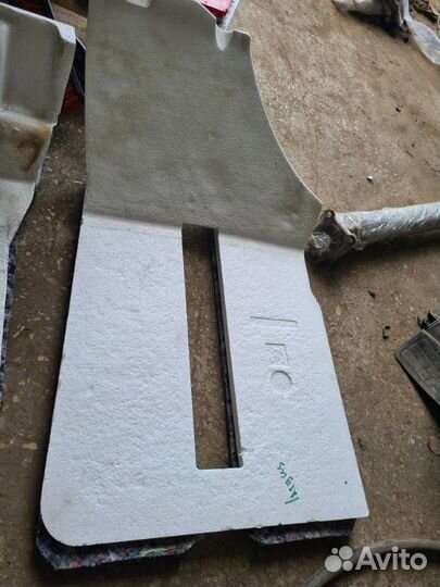 Пенопласт пола передний правый LADA Largus K4M