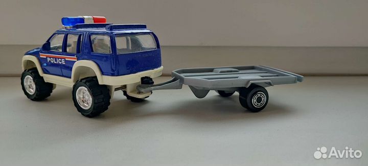 Машина Полиции в масштабе 1/36