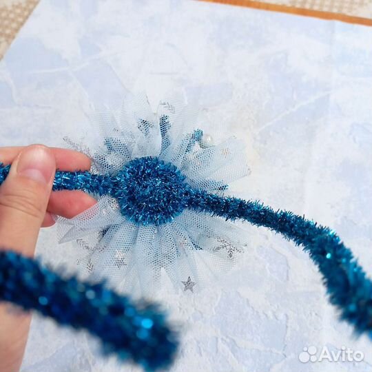 Корона из блестящей проволоки