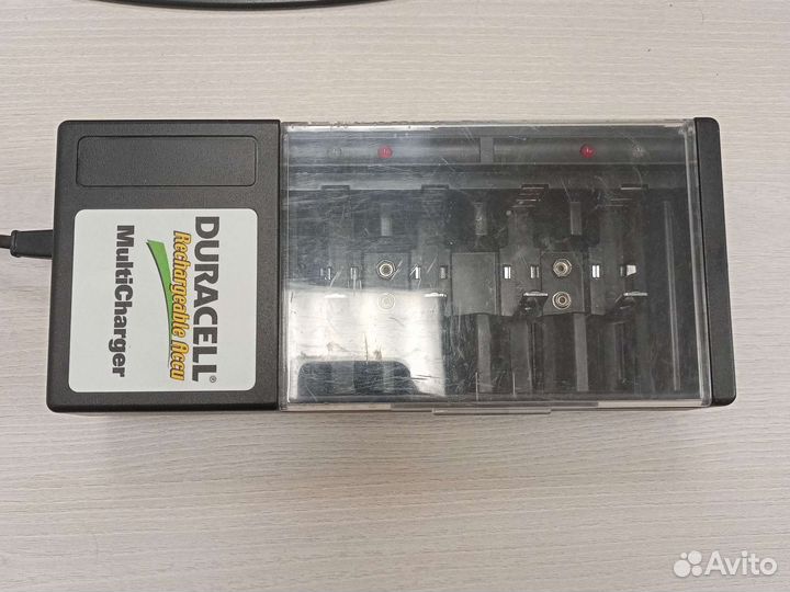 Мультизарядное устройство Duracell CEF11E