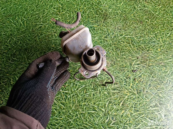 Главный тормозной цилиндр для Опель вектра б 1997г