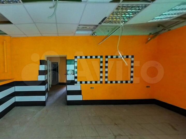 Продам торговое помещение, 483.6 м²
