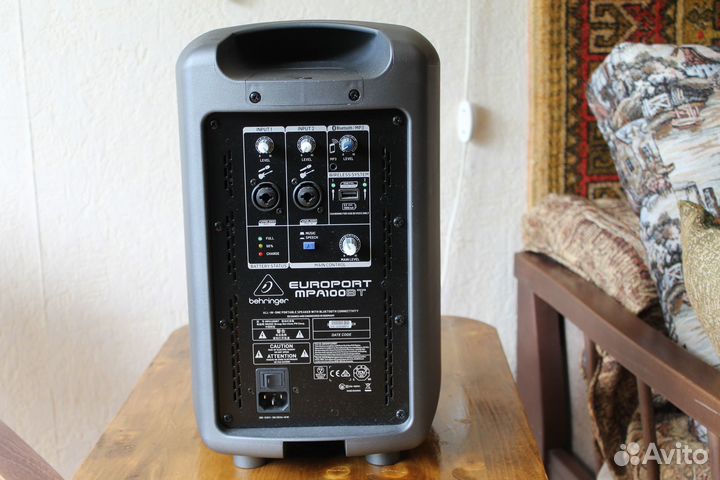 Активная звуковая колонка Behringer MPA100 BT