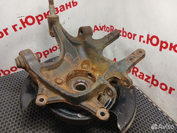 Кулак задний правый Kia Sorento XM