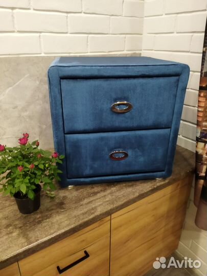 Тумба прикроватная