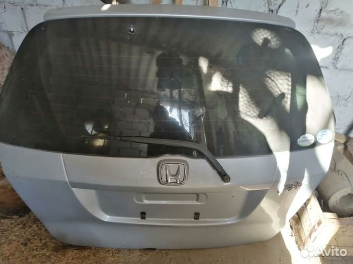 Пятая дверь хонда фит 2 модель