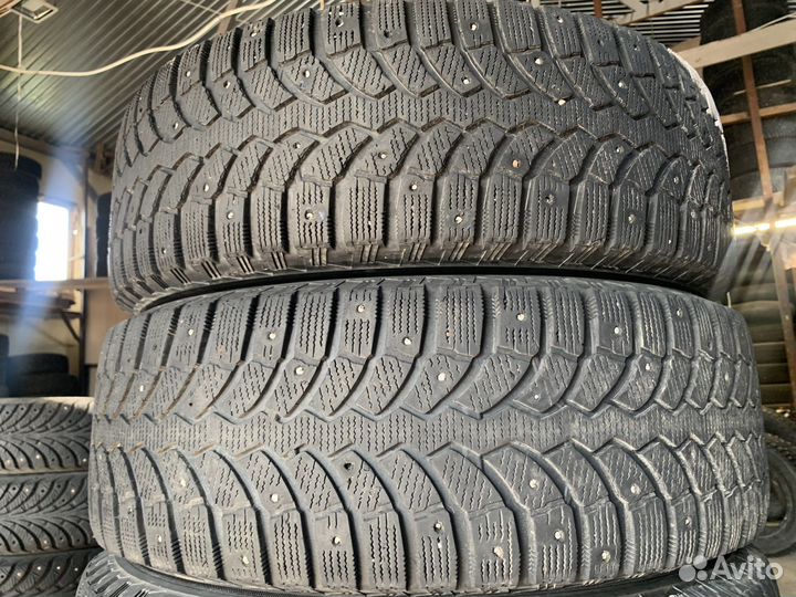 Bridgestone Blizzak Spike-01 215/65 R16