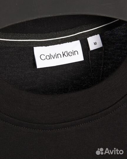 Футболка Calvin Klein-Embossed Logo (унисекс)