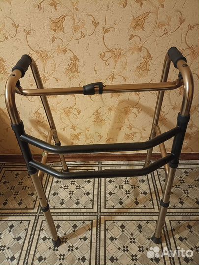 Ходунки для инвалидов