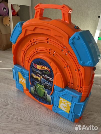 Гоночный трек hot wheels
