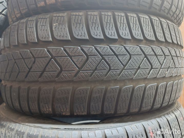 Pirelli Winter Sottozero 3 215/45 R17