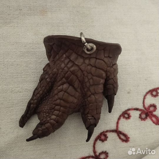 Брелок Лапа крокодила