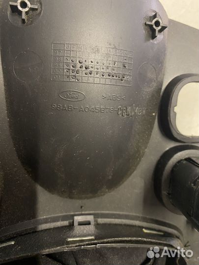 Центральная консоль кпп Ford Focus 1