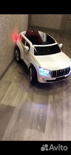 Детский электромобиль