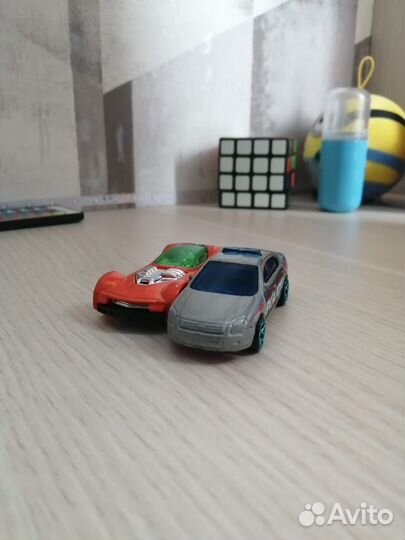 Продам машинки хот вилс 14 шт