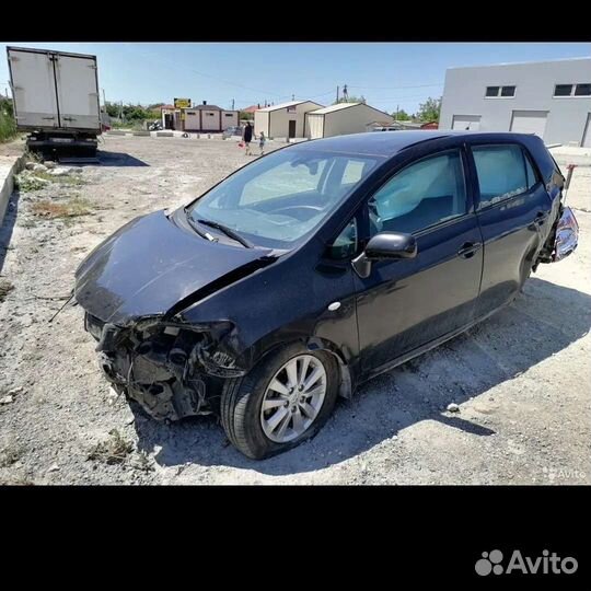 В разборе toyota auris е150