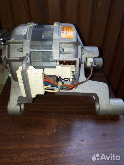 Двигататель стиральной машины
