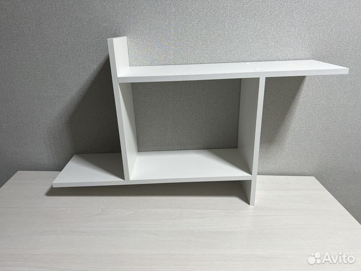 Полка настенная новая в наличии