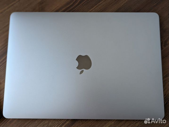 Apple MacBook Pro 13 2019 16/256 отличные