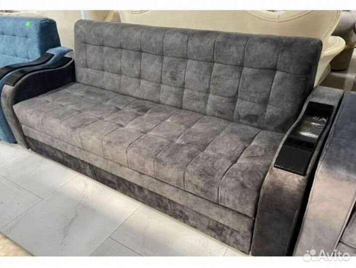 Прямой диван в наличии