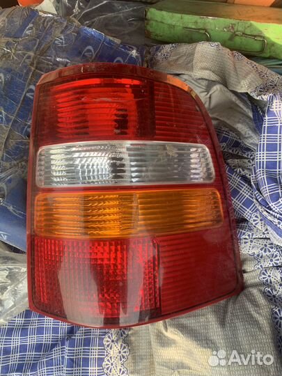 Фонарь задний правый форд эксплоер