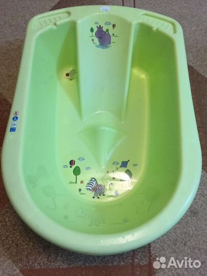 Ванночка для купания с горкой