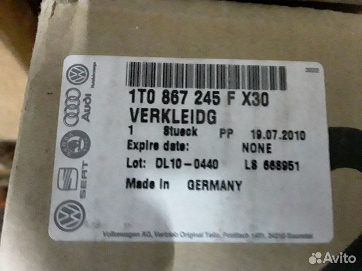 Обшивка стойки VW Touran 1T0 867 245 F X30