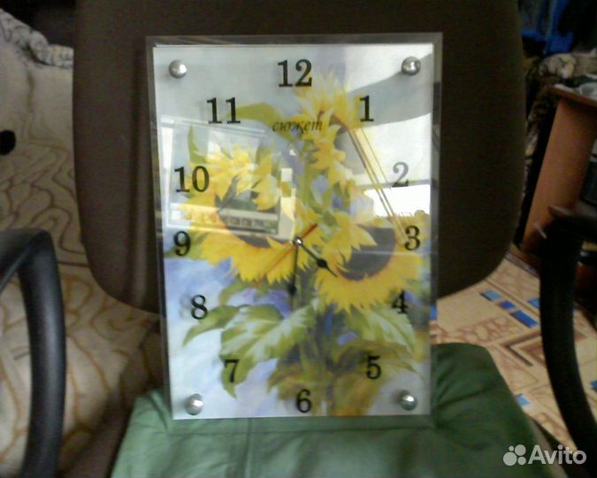 Часы с подсолнухами