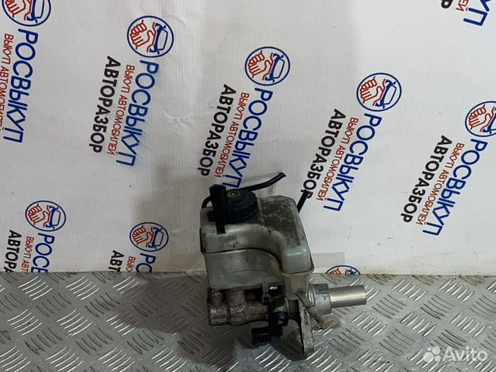 Главный тормозной цилиндр Volkswagen Passat (B6) V