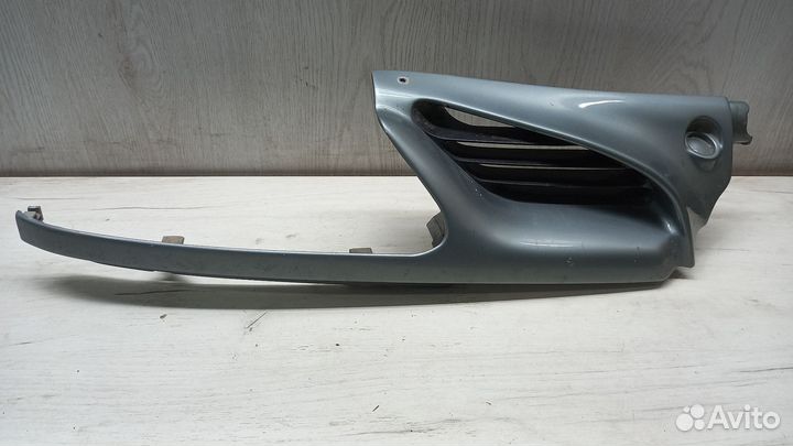 Ресничка под фару правая Rеnault Mеgаnе 1