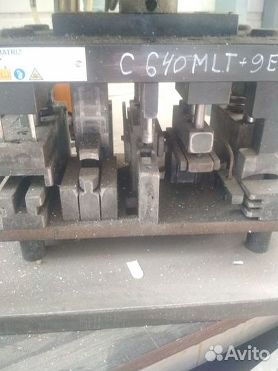 Пневматический пресс Tronzadoras P-3000 с матрицей