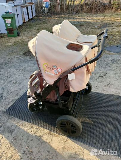 Коляска для двойни