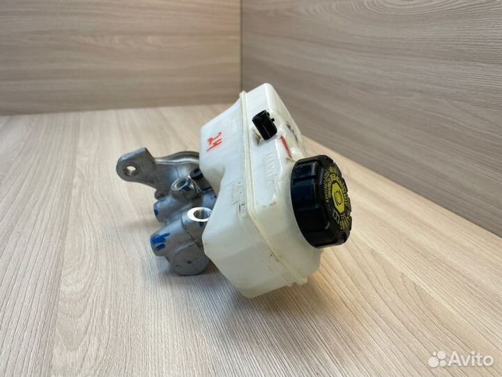 Главный тормозной цилиндр Renault Logan