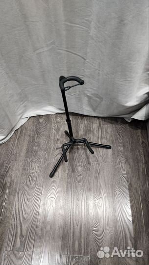 Стойка для гитары