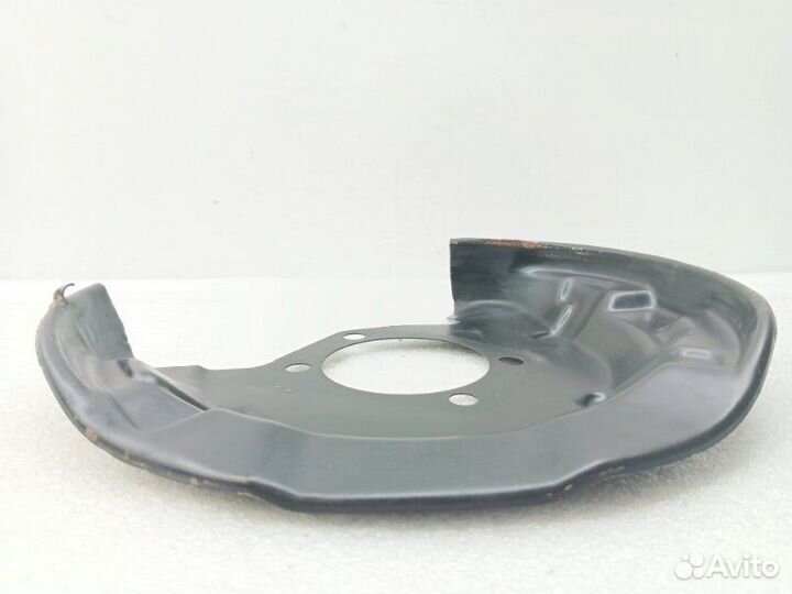 Пыльник тормозного диска задний правый Nissan
