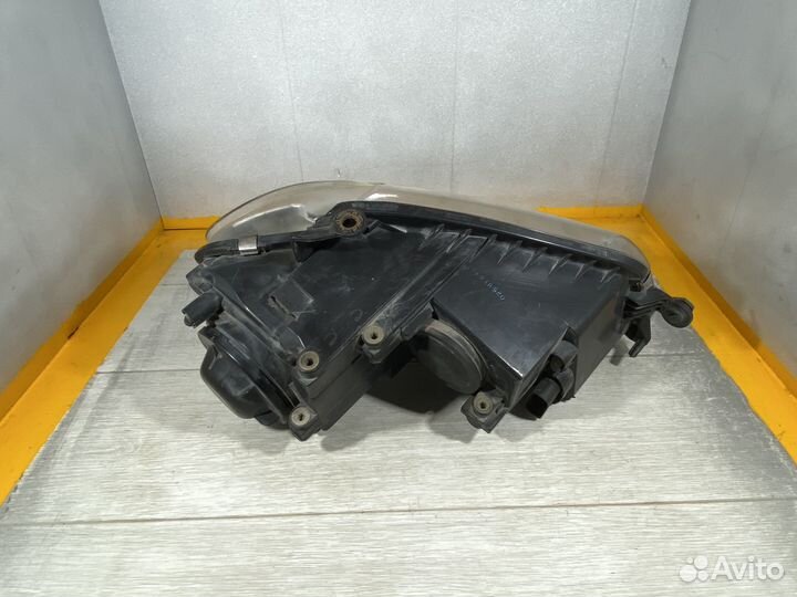 Передняя левая фара Volkswagen Touran