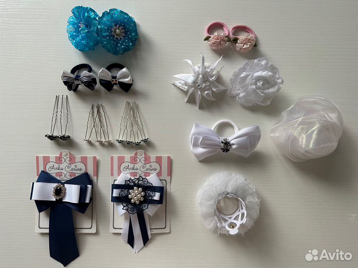 Праздничные заколки и резинки с бантиками