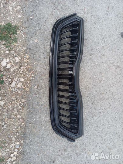 Решетка радиатора rapid 2020
