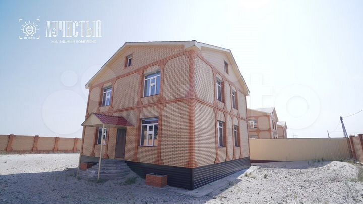 Дом 282,2 м² на участке 12 сот.