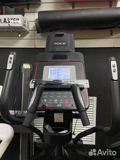 Эллиптический тренажер Sole E25