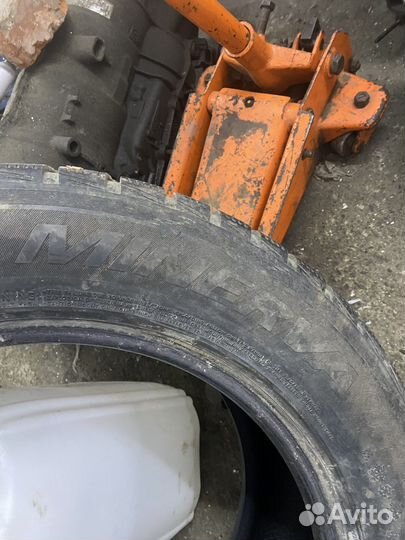 Minerva Eco Stud SUV 255/55 R18