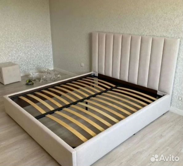 Кровать